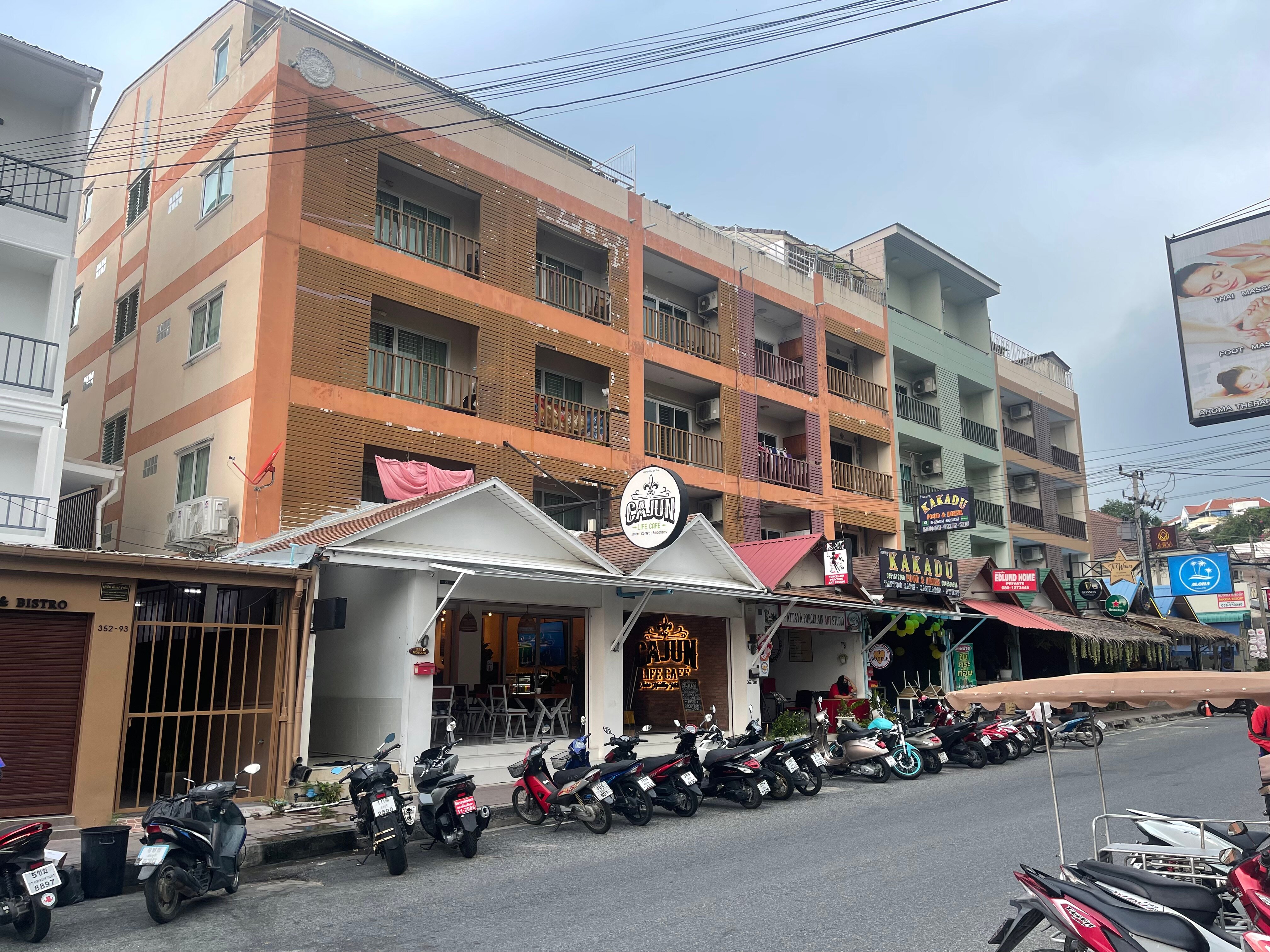 Фото Lewit Hotel Pattaya, a member of Radisson Individuals