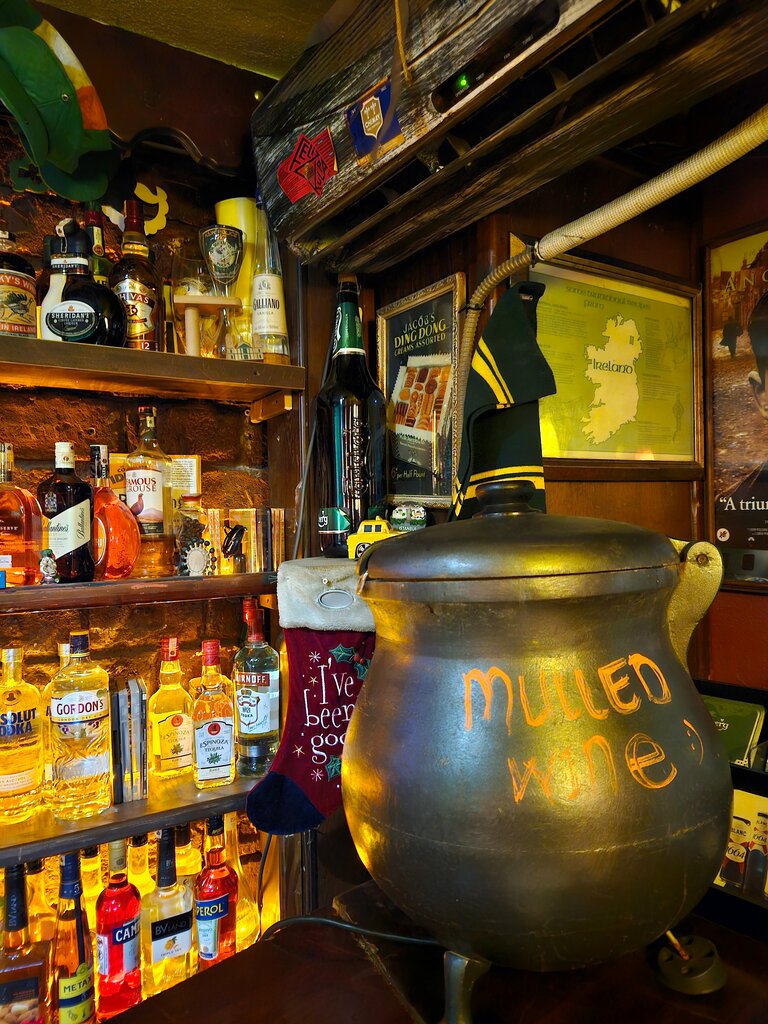 Bar, pub Irish Pub The James Joyce, Beyoglu, photo