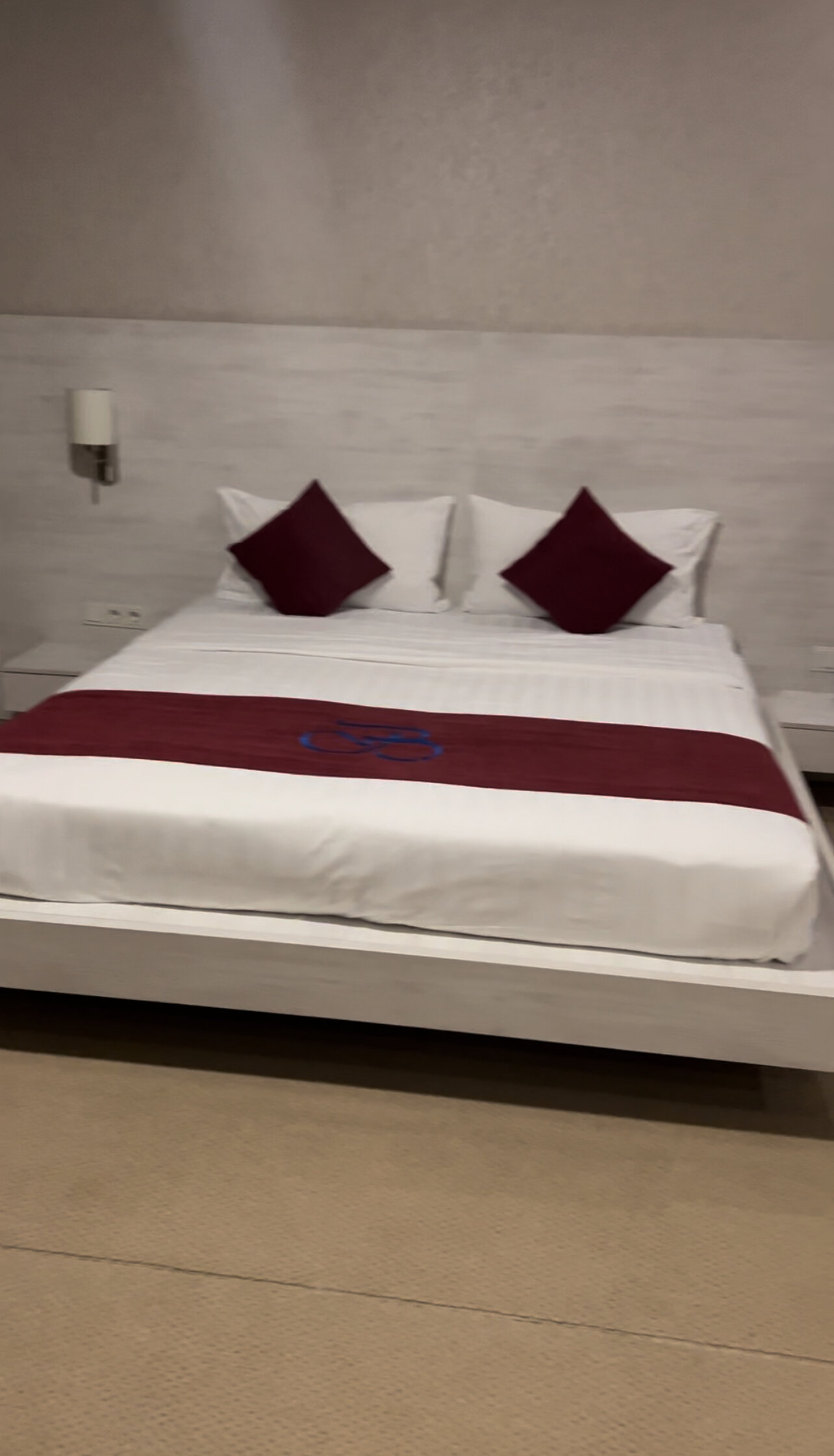 Фото B Hotel Bishkek