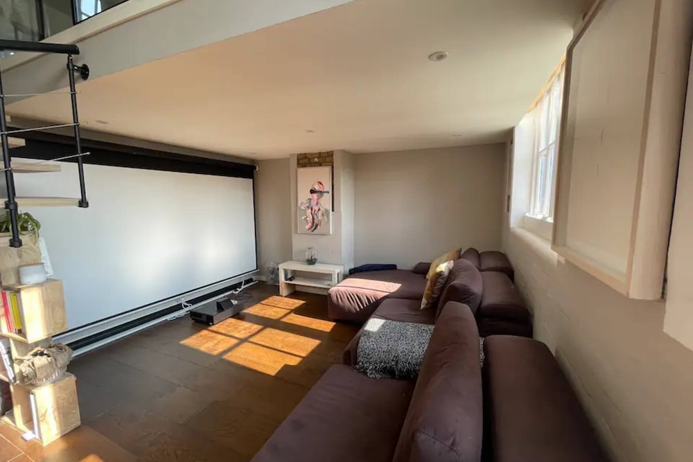 Фото Unique 1bd Flat - 4 Minutes From Victoria Park