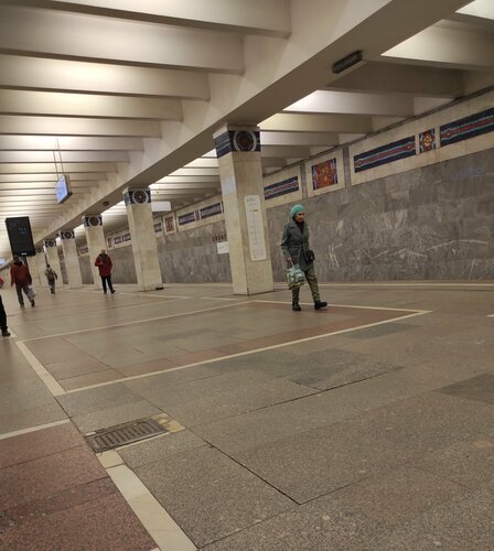 Novogireyevo (Moscow, Zelyony Avenue), metro station