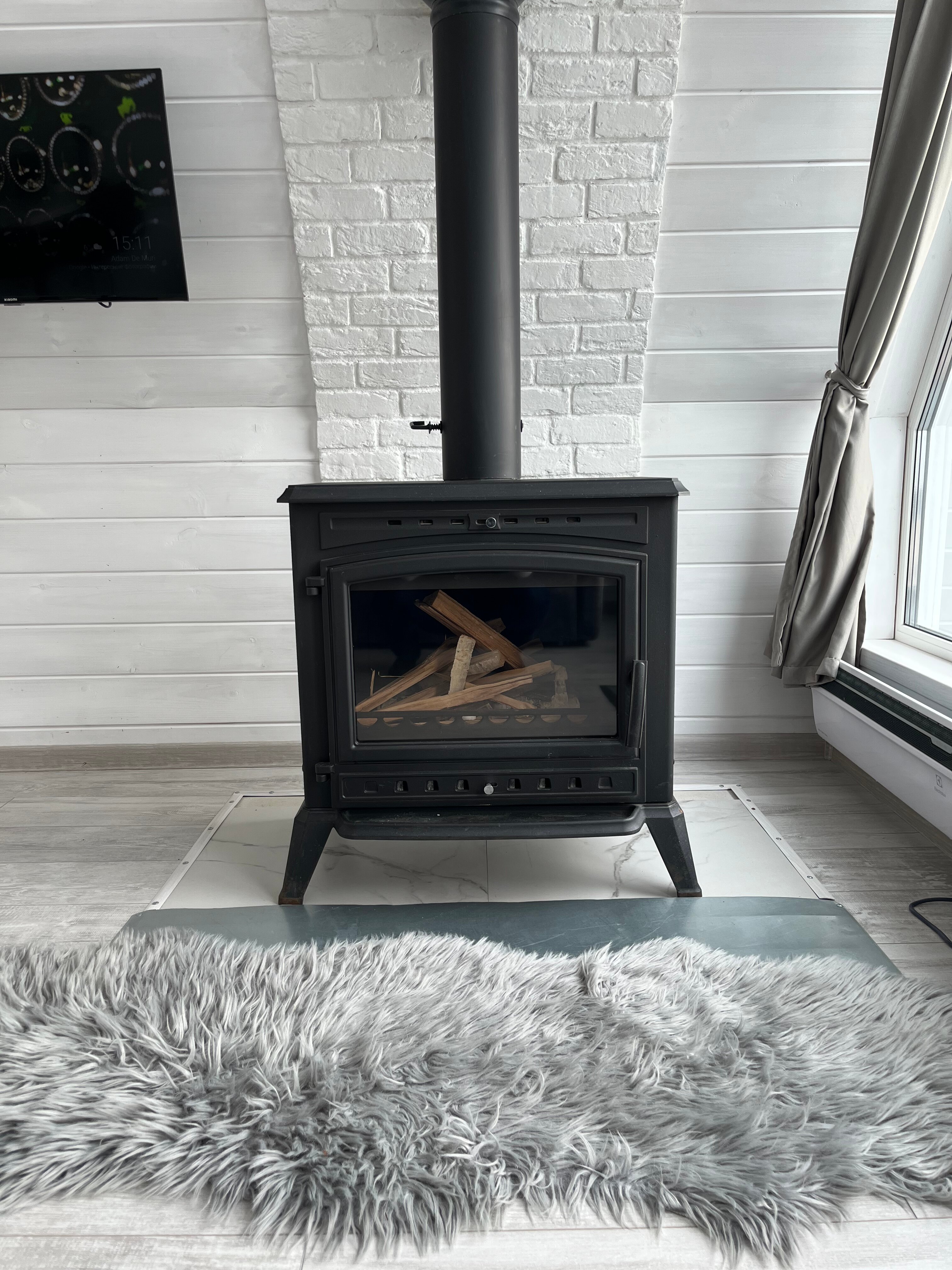 Фото White glamp