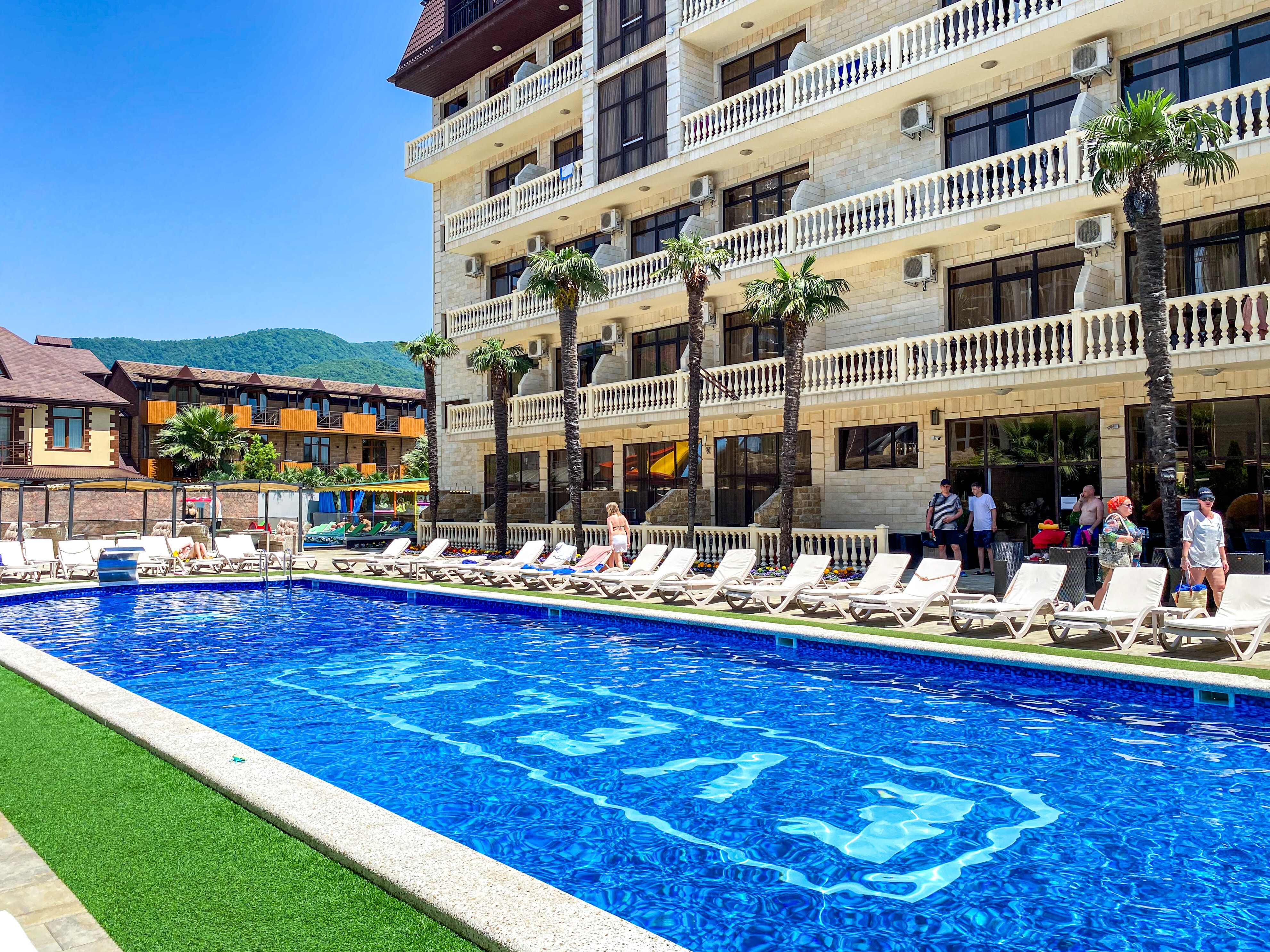 Фото отеля 1