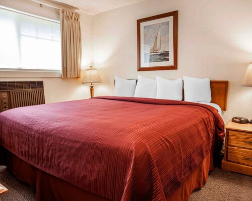 Гостиница Quality Inn & Suites Bremerton near Naval Shipyard в Бремертоне
