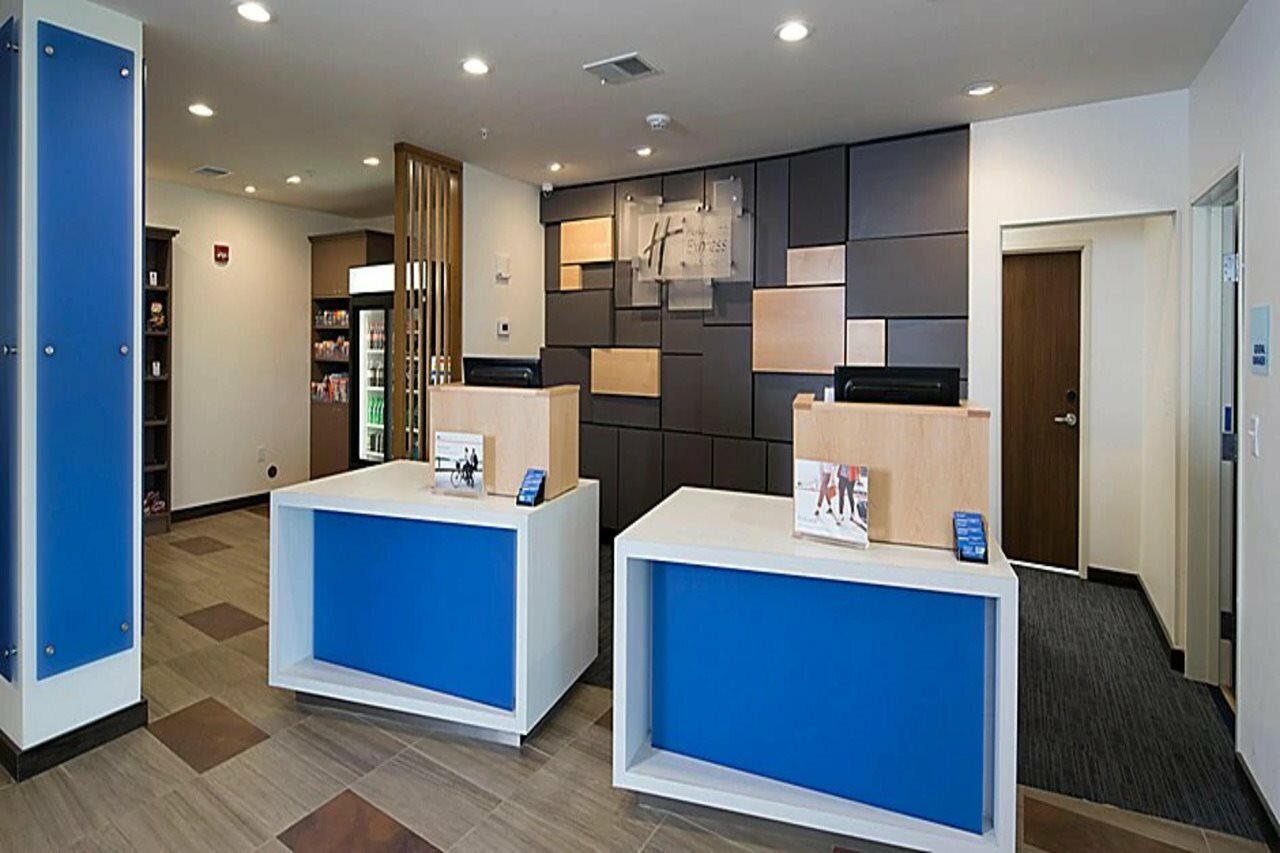 Фото Holiday Inn Express & Suites Michigan City, an Ihg Hotel