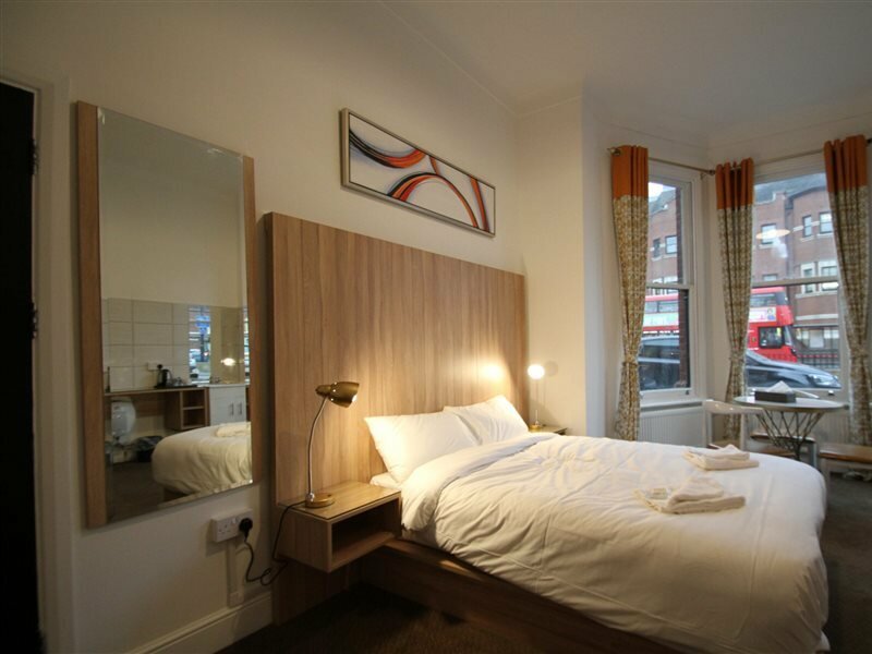 Фото Oyo Greenleafe Hotel