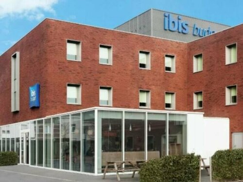 Внешний вид отеля Ibis Budget Brussels South Ruisbroek в Синт-Питерс-Леуве, фото 5