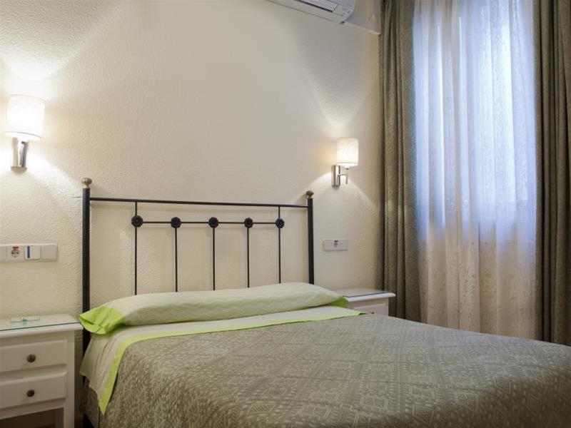 Фото Hostal Los Alpes