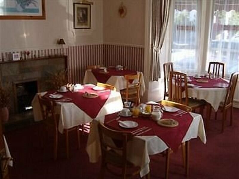 Фото Holly Lodge Guest House