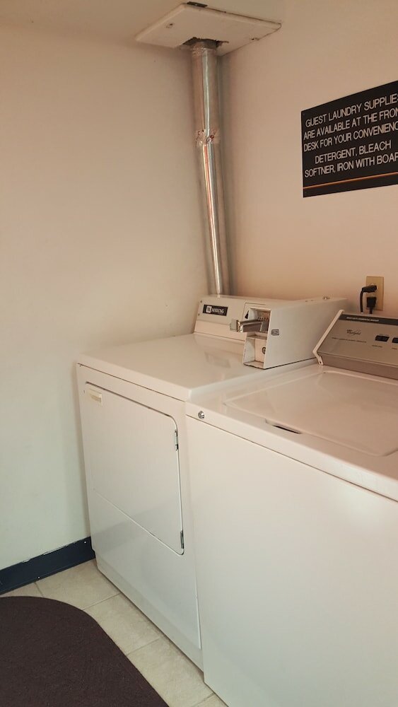 Фото Super 8 by Wyndham Minot Airport