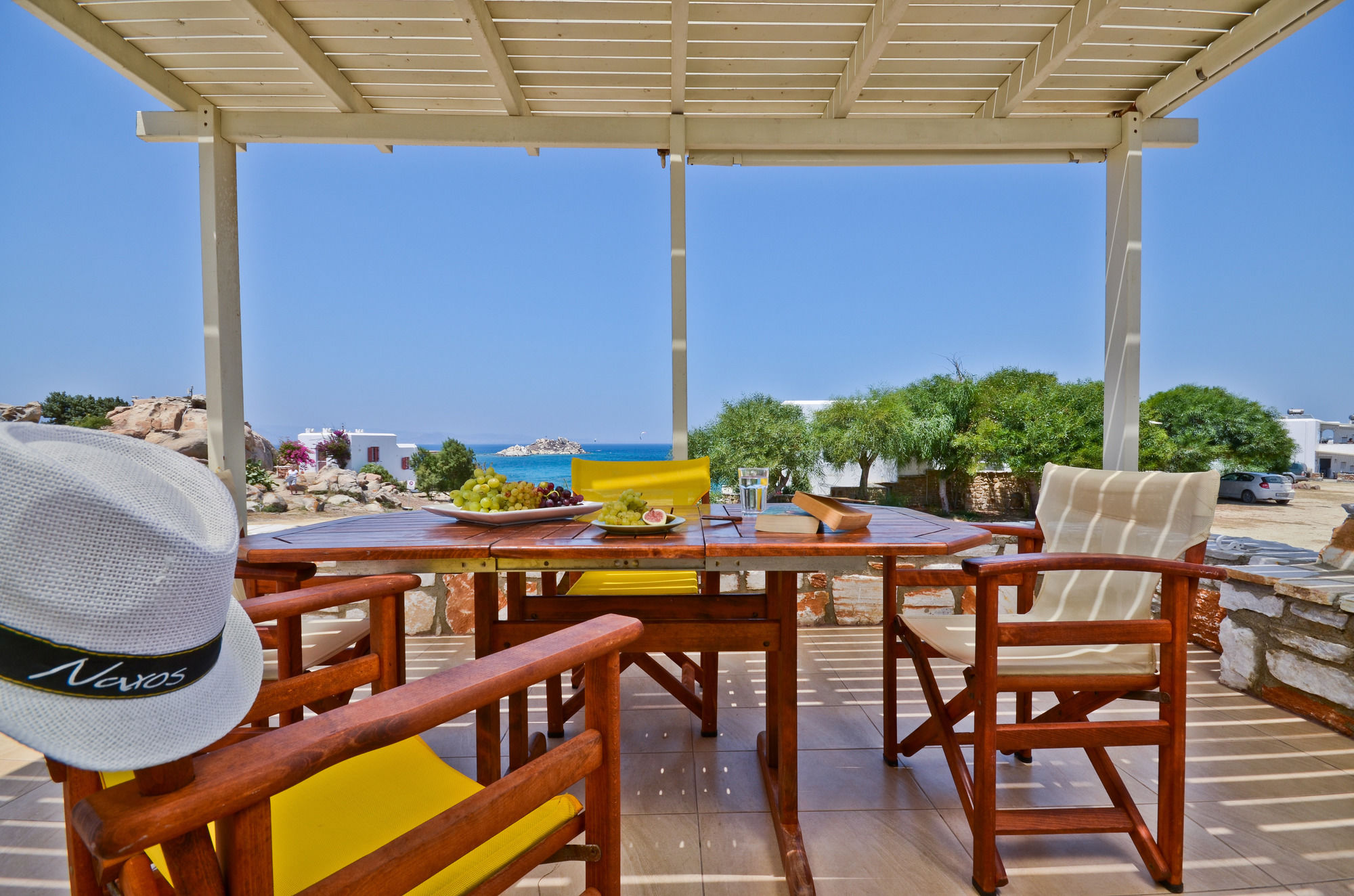 Фото Ydreos Studios & Apartments