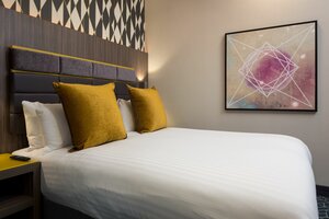 отель Roomzzz Manchester Victoria