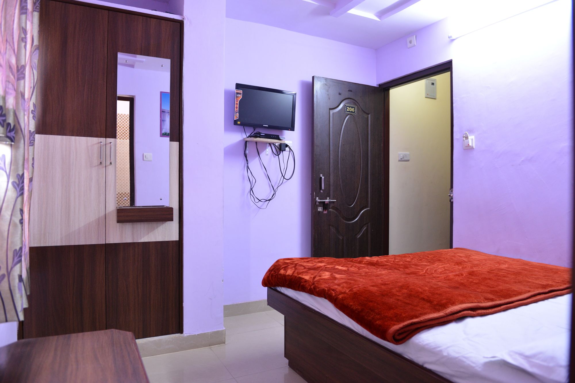Фото Hotel Mohit Palace