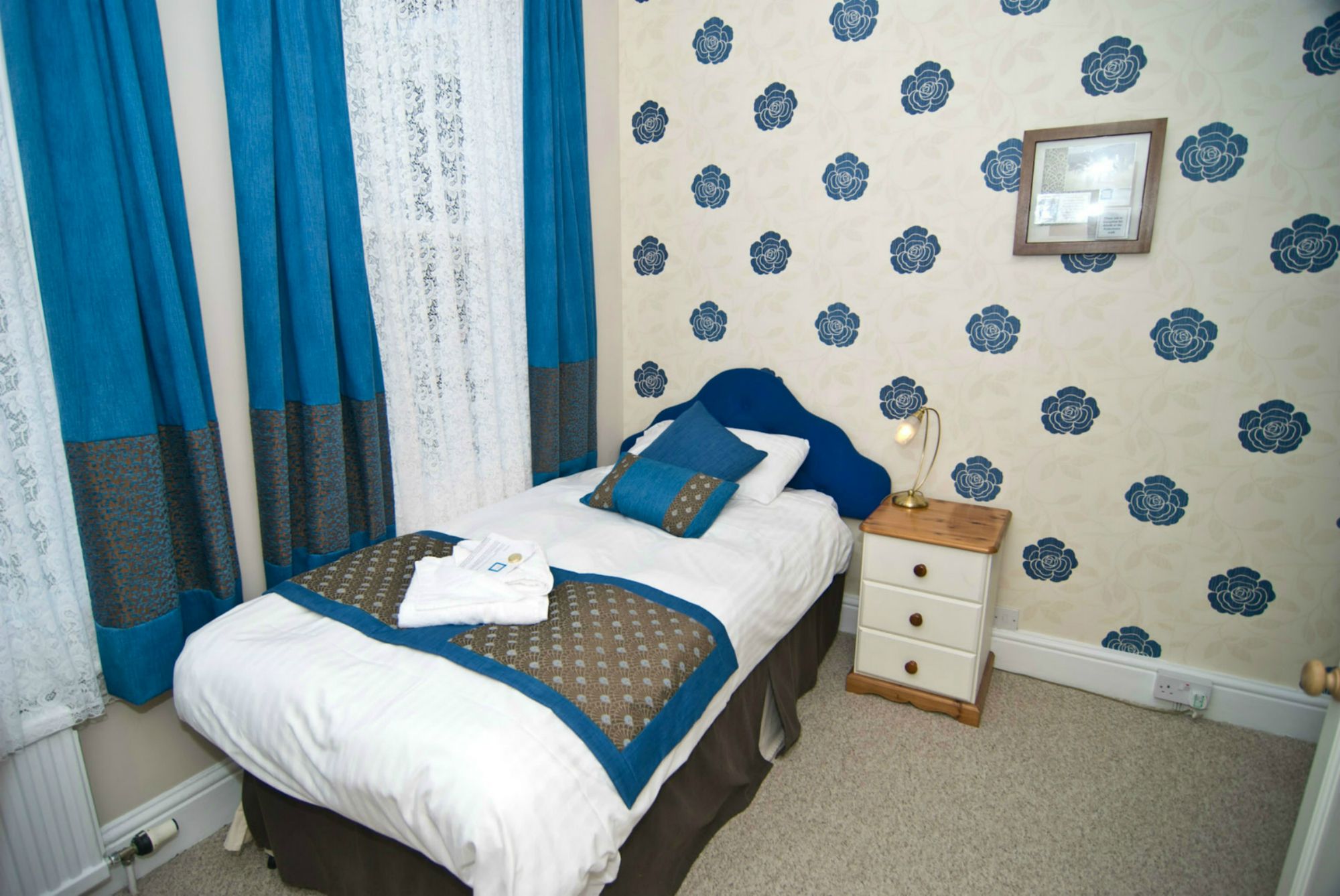 Фото Oyo Plymouth Central Hotel