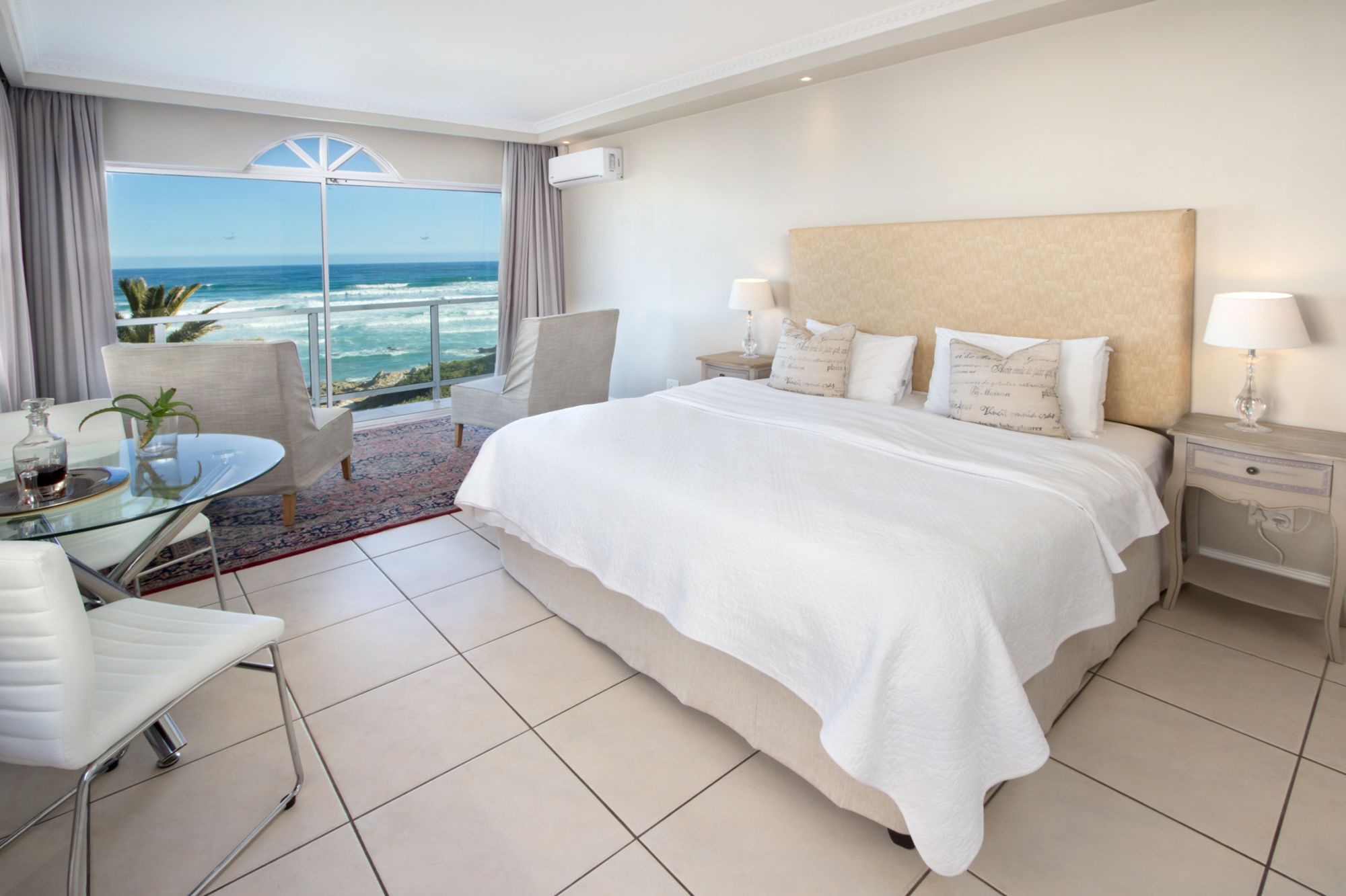 Фото Hermanus Beachfront Lodge