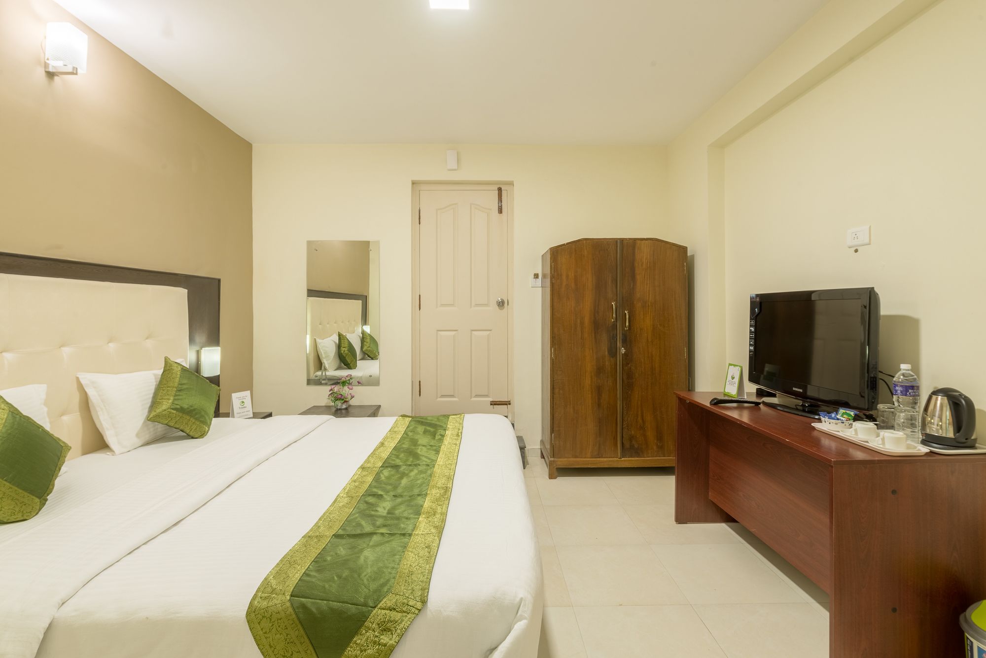 Фото Treebo Trend Whispering Meadows