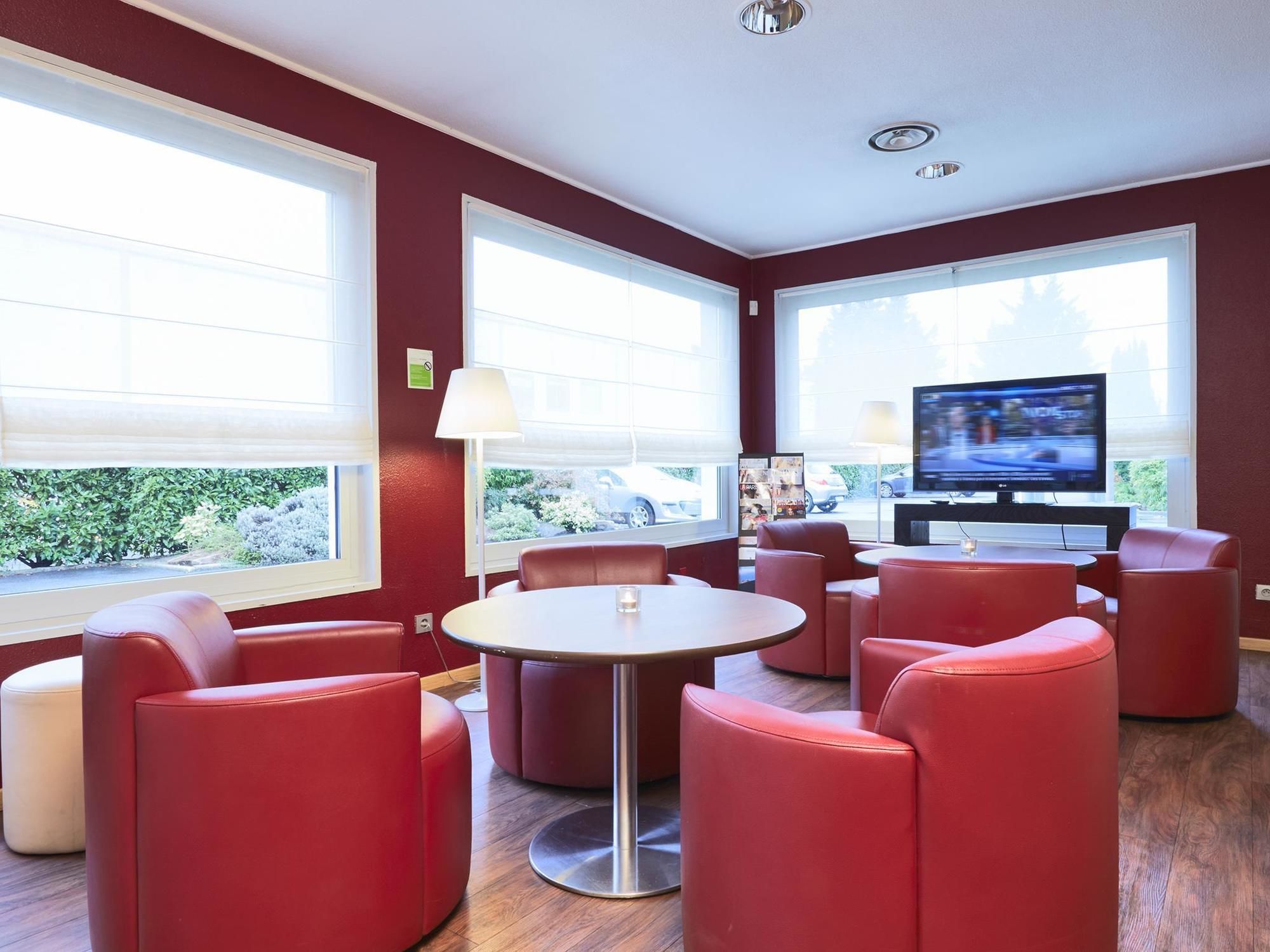 Фото Hotel Campanile Montesson - Le Vésinet