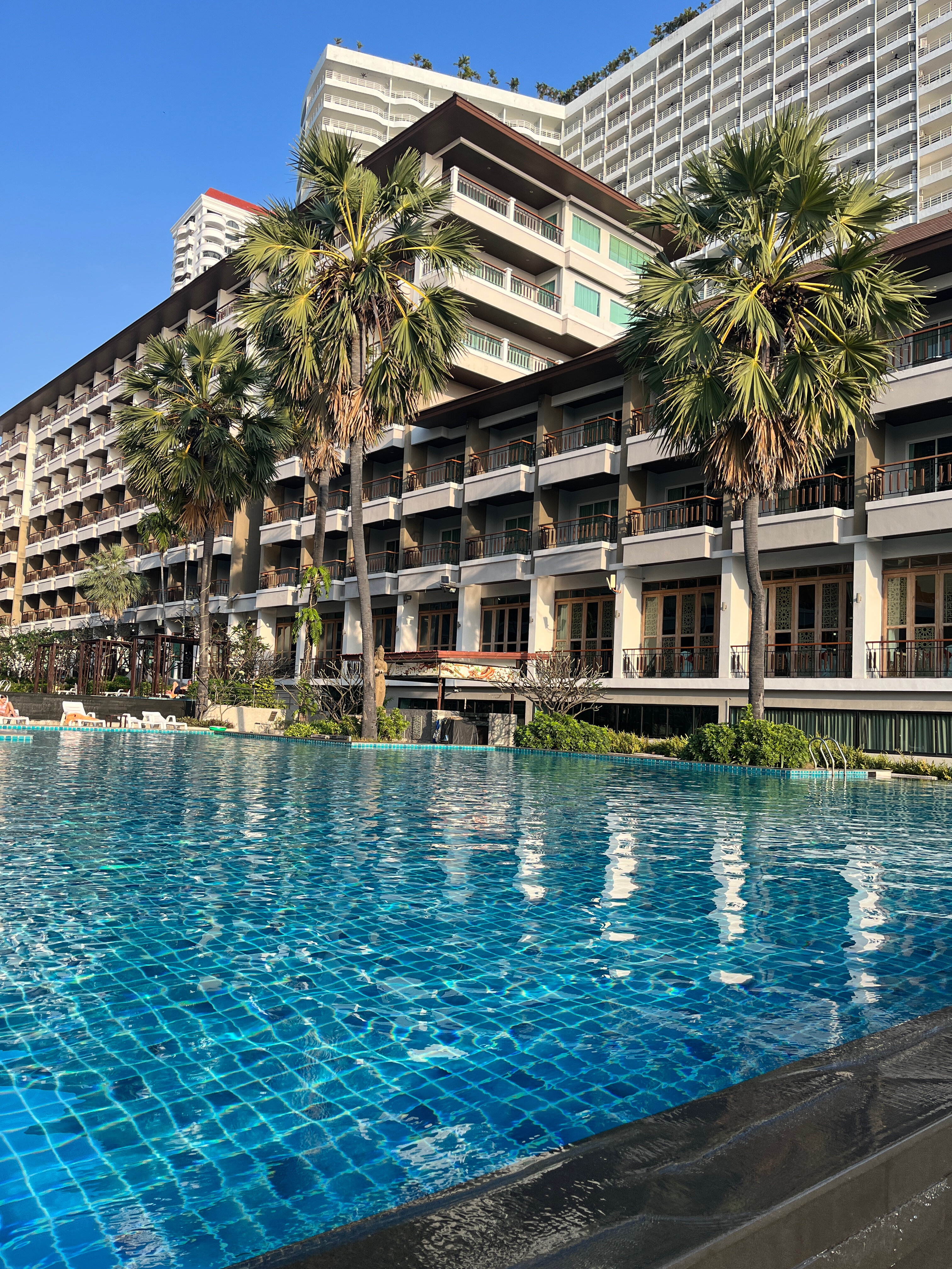 Фото Welcome World Beachfront Resort