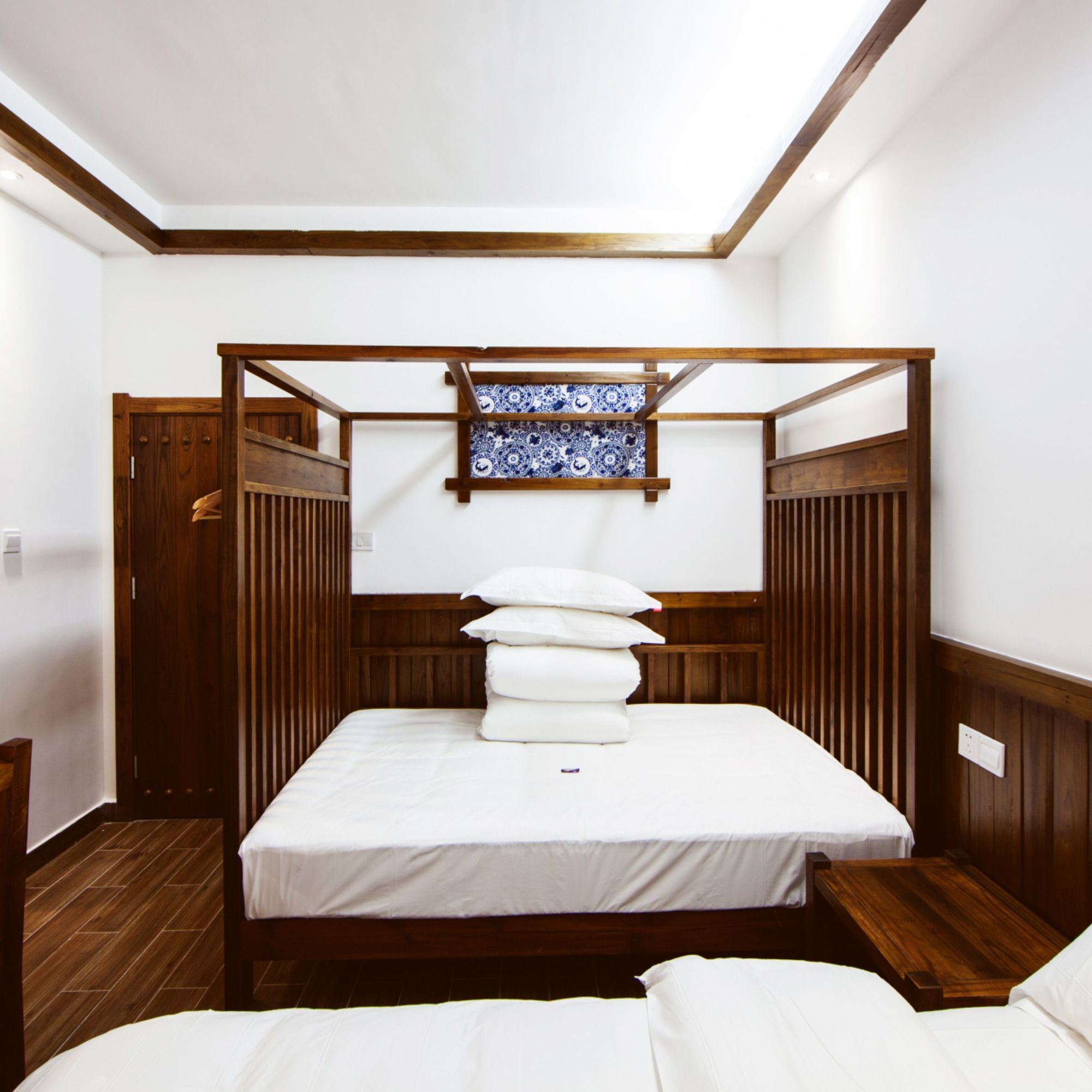 Фото Hotel California Zhangjiajie