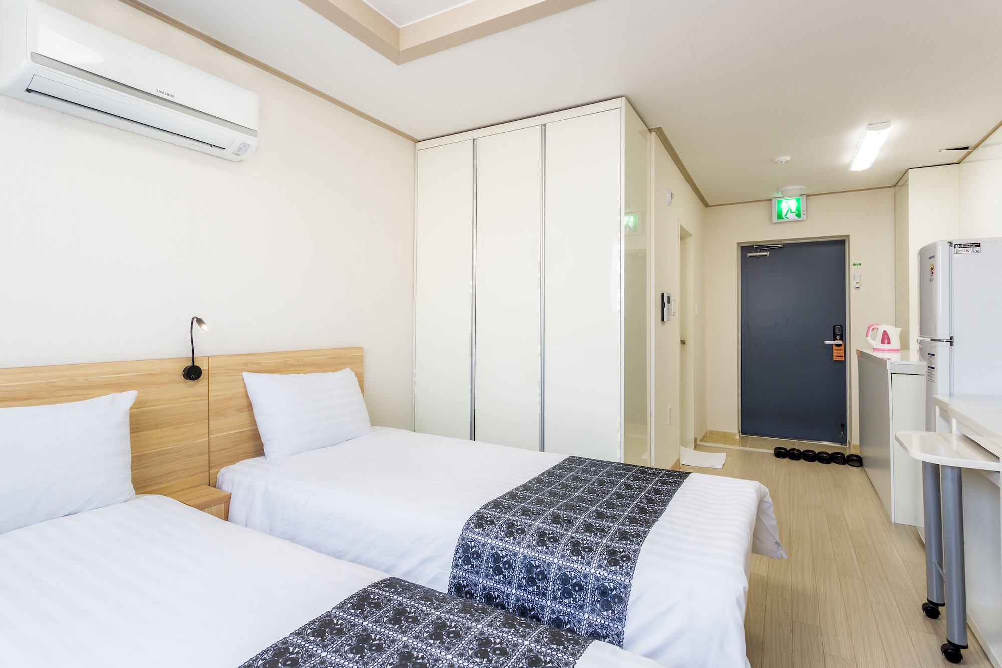 Фото Staywell Hotel