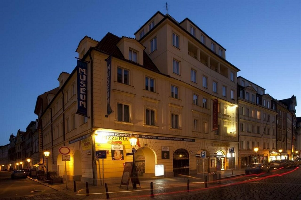 Фото отеля 1