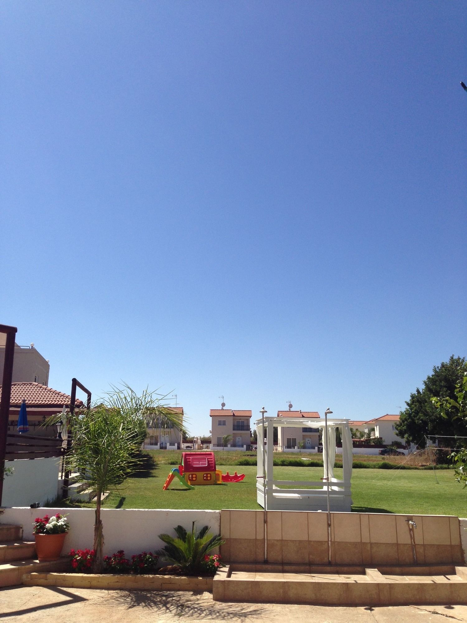 Фото Constantaras Apartments