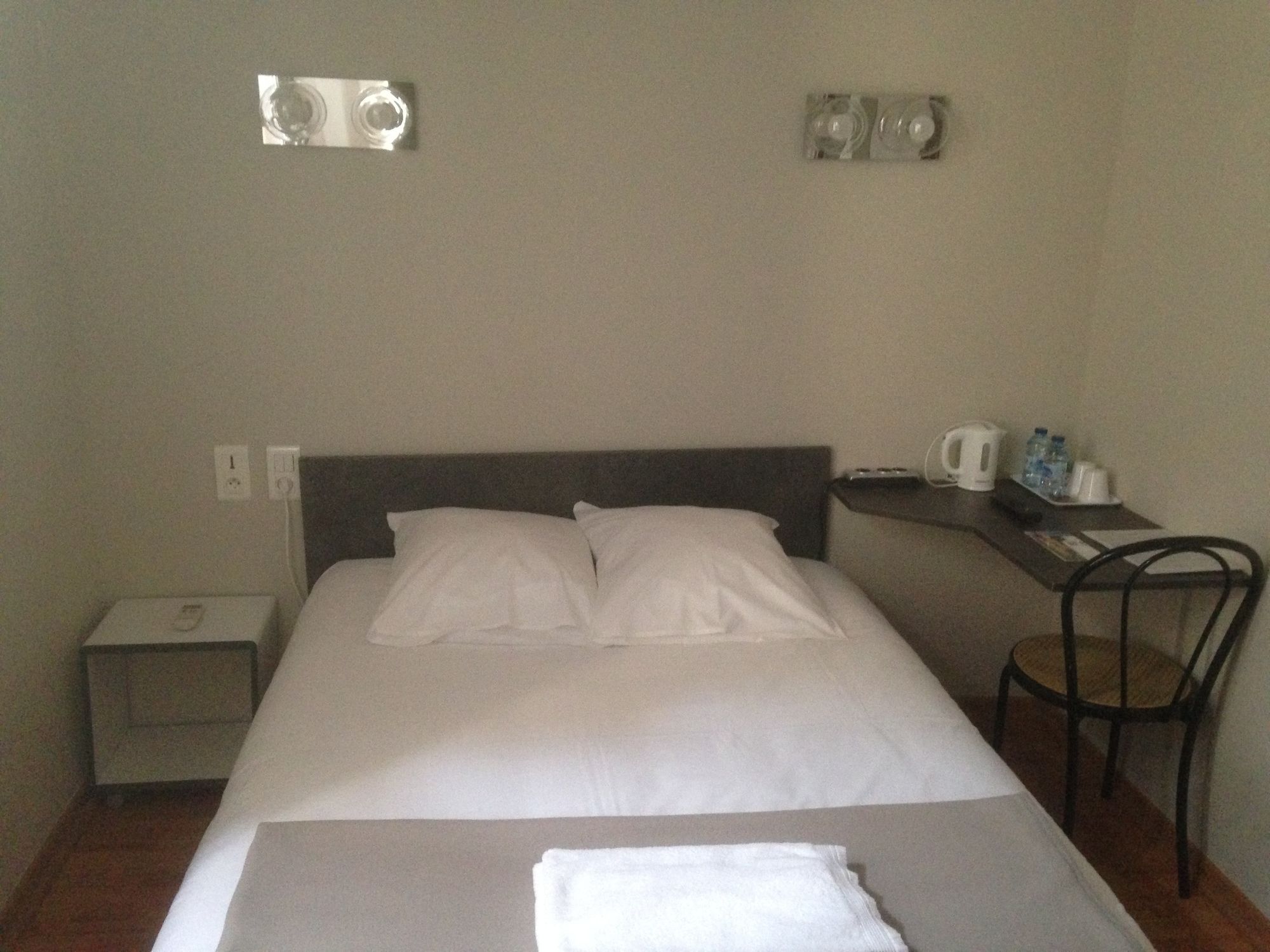 Фото Hôtel Le Rochegude