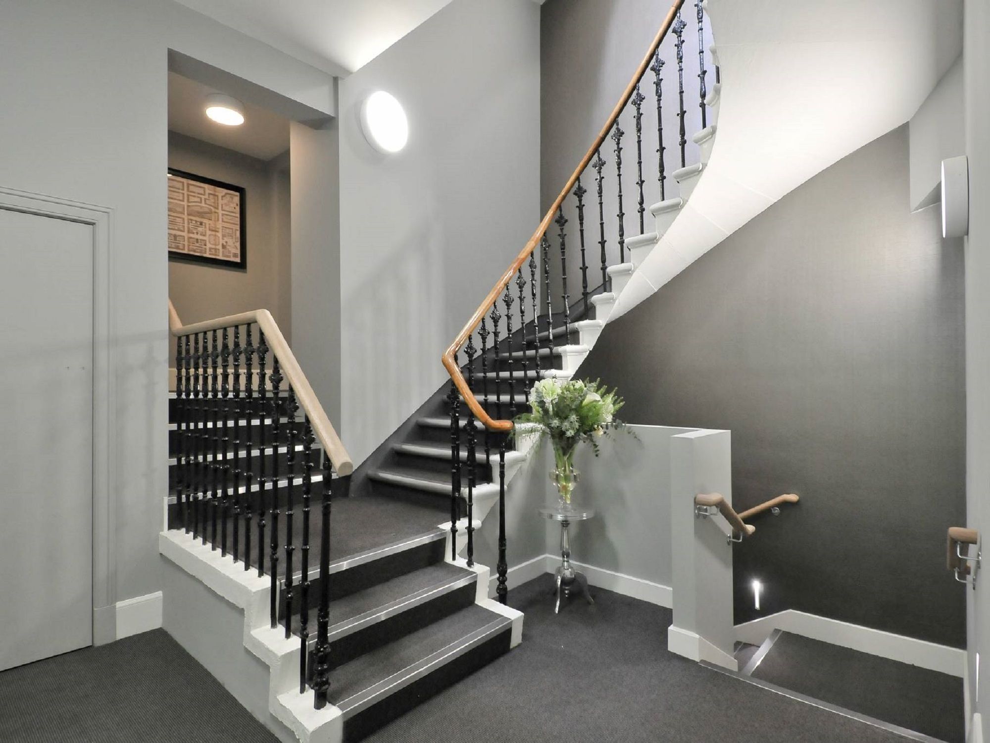 Фото Destiny Scotland - St. Andrew Square Apartments