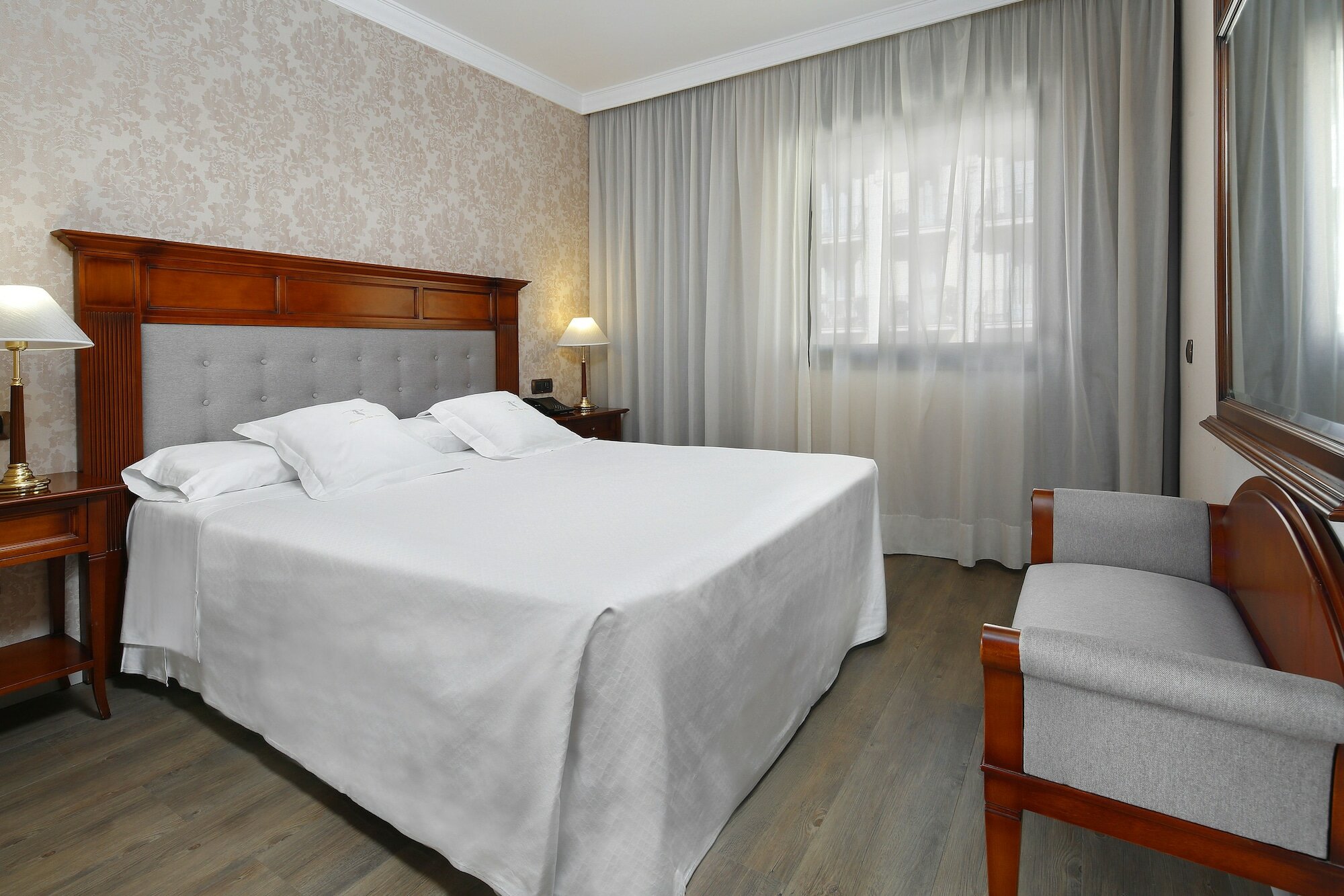 Фото Aparthotel Hispanos 7 Suiza