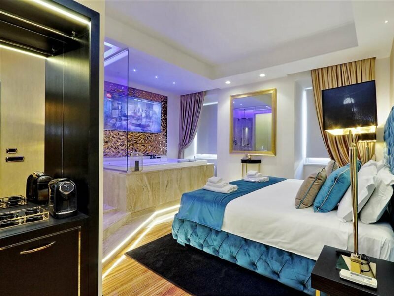 Фото Trevi Diamond Luxury Suite & Jacuzzi