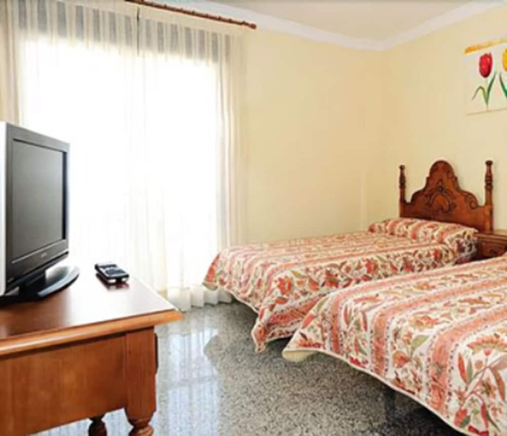 Фото Hotel Reyesol