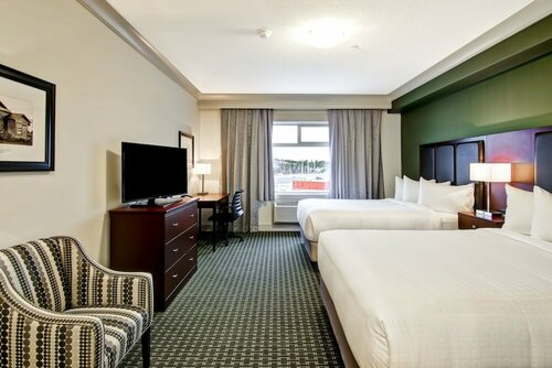 Гостиница Chateau Nova Yellowknife в Йеллоунайф