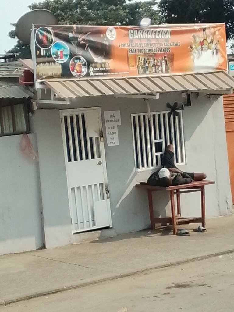 Medical center, clinic Centro Médico Kiesse Mavova, Loanda, photo