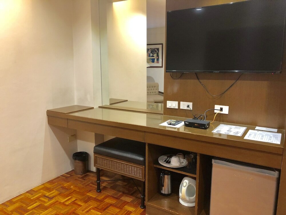 Фото Tropicana Suites