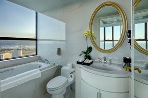 Гостиница Vinpearl Beachfront Nha Trang