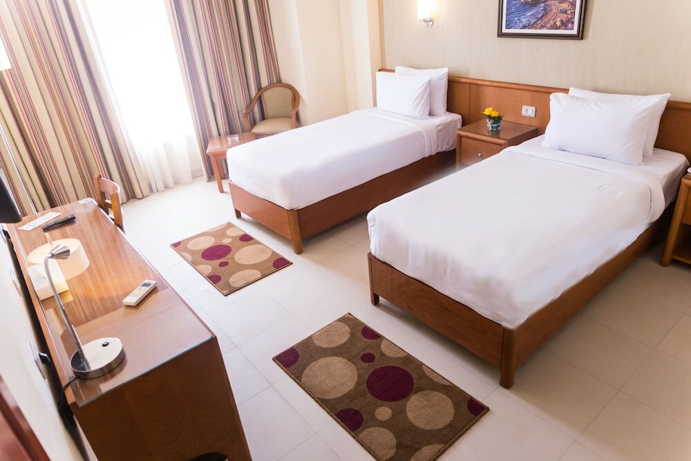 Фото Отель The Grand Plaza