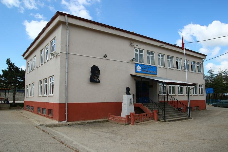 Primary school Cariksaraylar Martyr Bekir Aksoz Primary School, Sarkikaraagac, photo