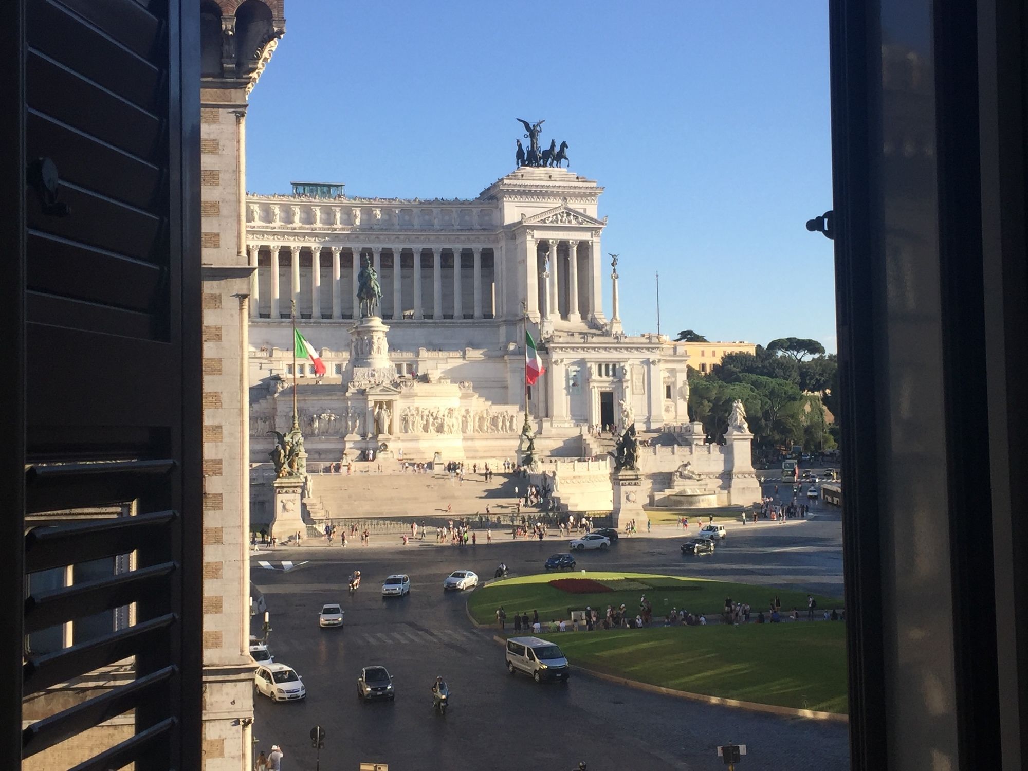 Фото Rental In Rome Piazza Venezia View Luxury Apartment B