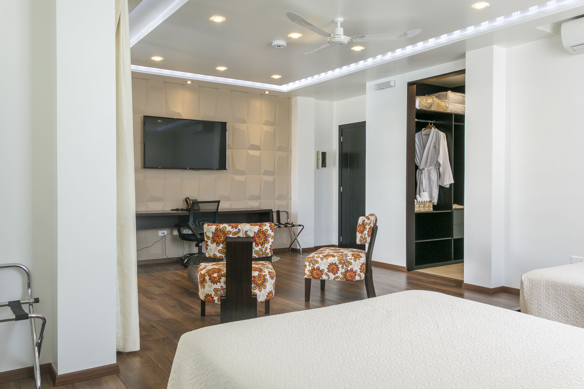 Фото Ikala Galapagos Hotel