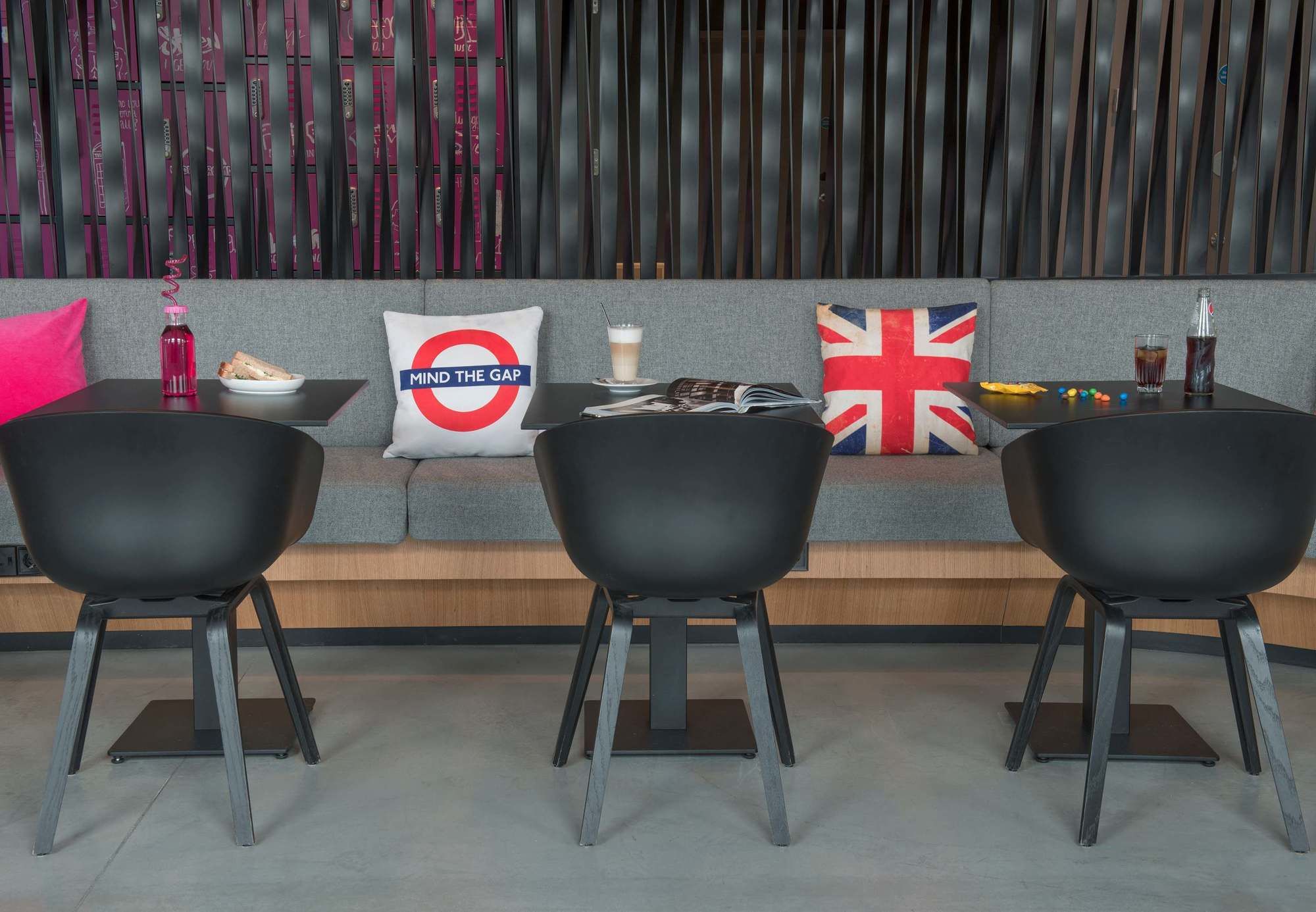 Фото Moxy London Excel