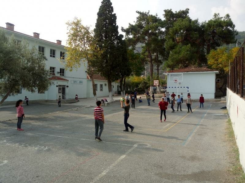 School Camonu Naile Karadeniz Middle School, Izmir, photo