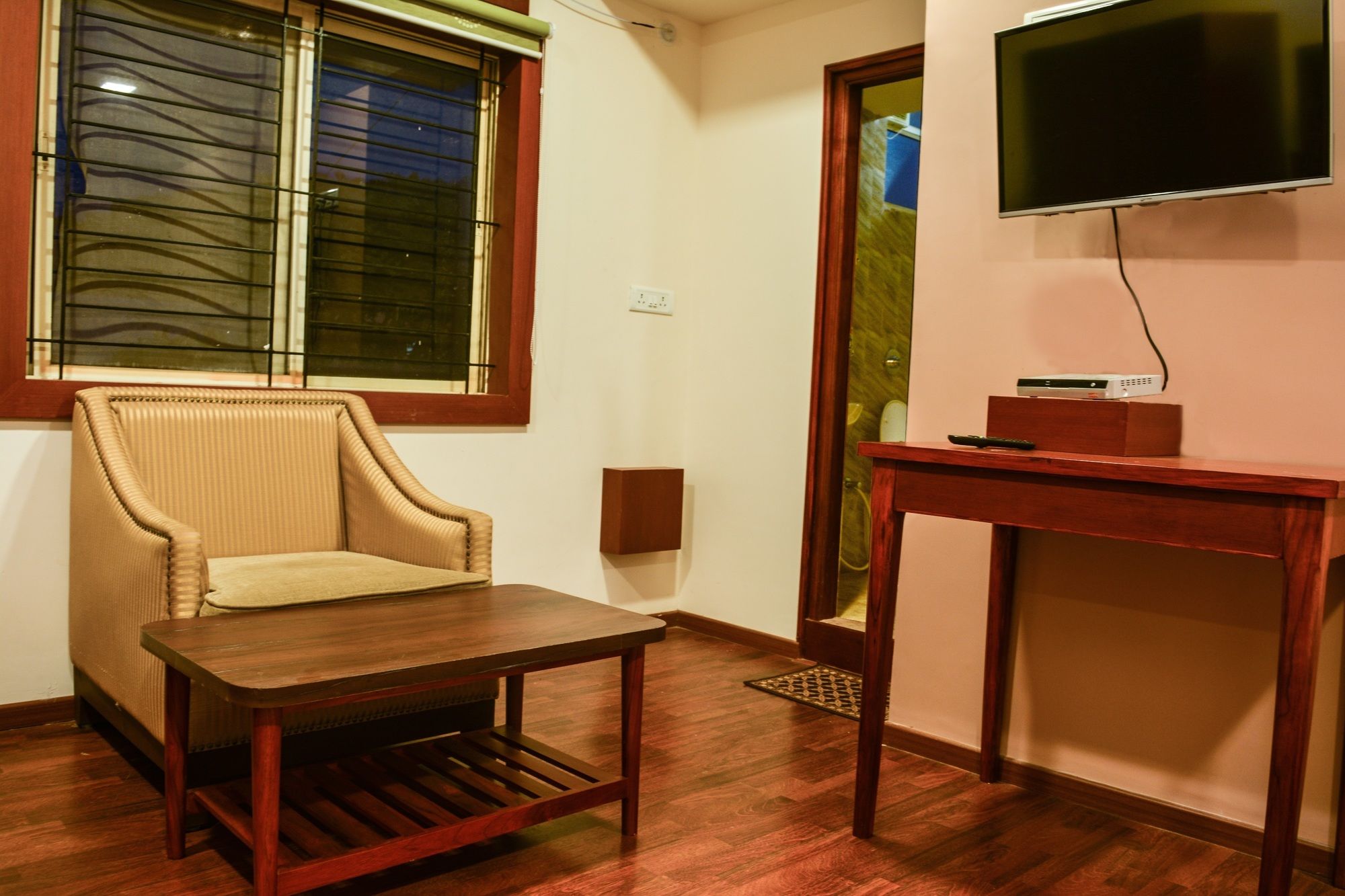 Фото Serene Boutique Hotel