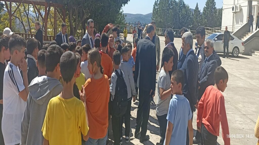 School Yunus Emre Secondary School, Kozan, photo