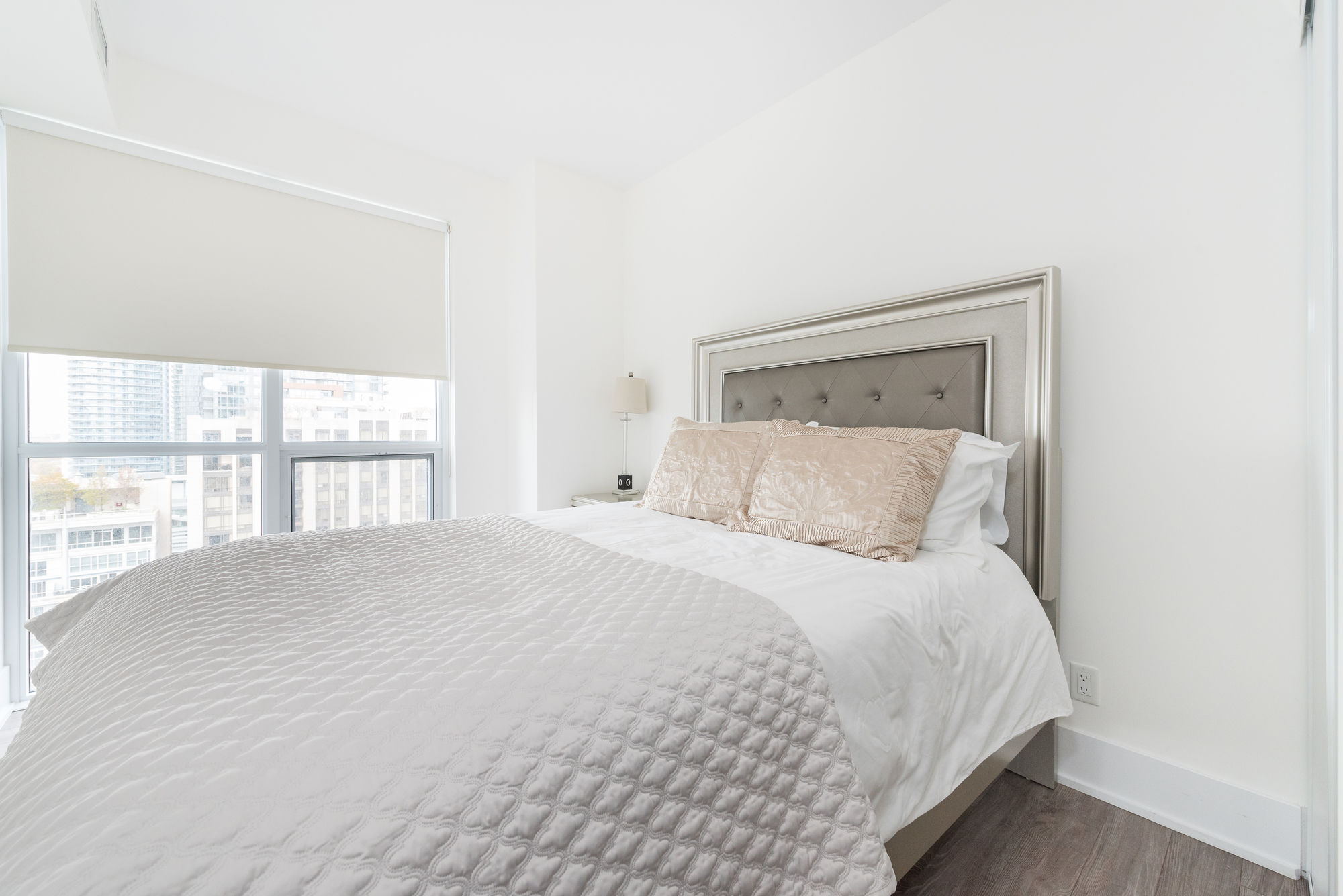 Фото Grand Royal Condos - Cn Tower