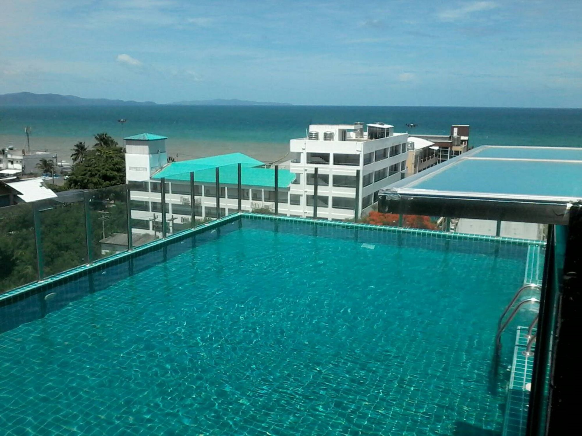 Фото Golden Jomtien Beach Hotel