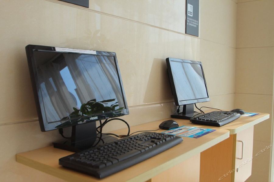 Фото 7Days Inn Shanghai LuJiaZui ShiMao Riviera GaRoaden