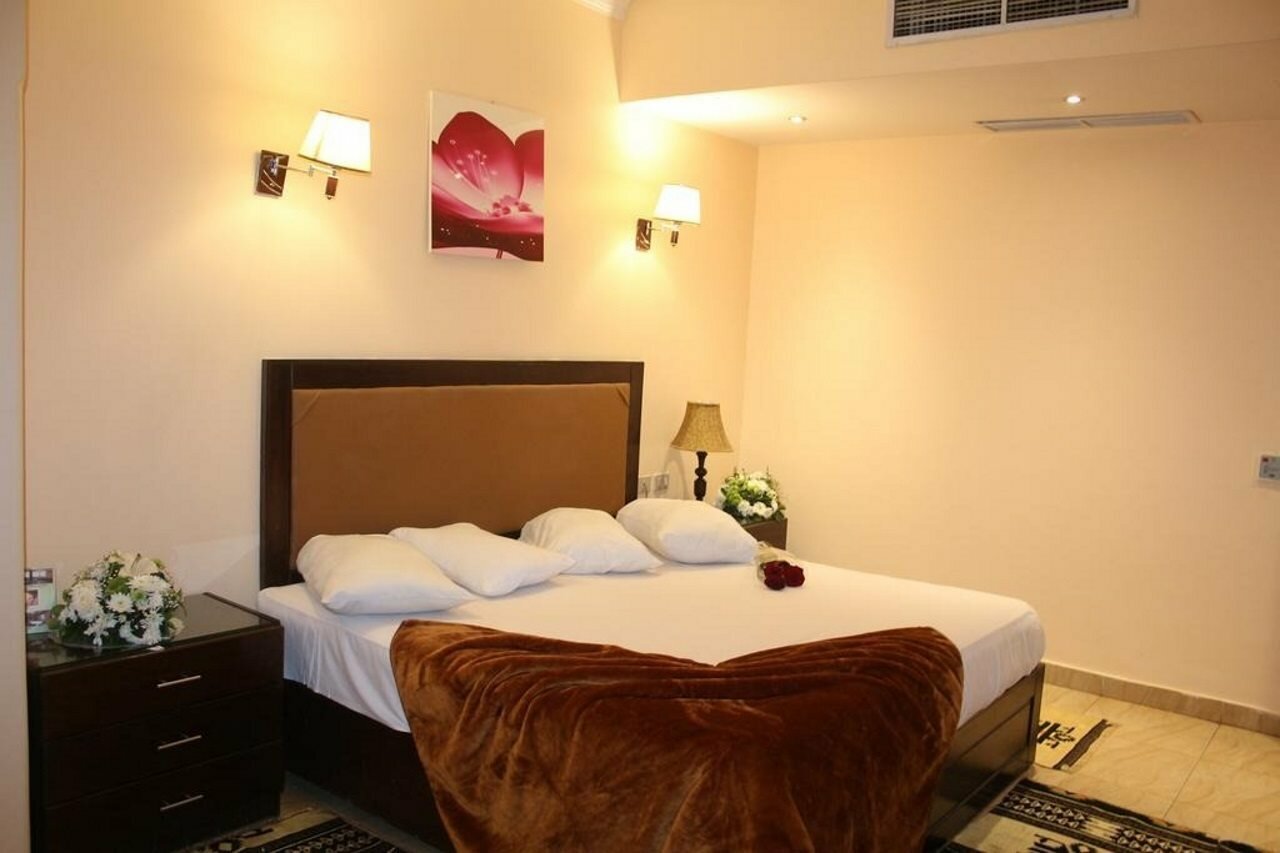 Фото Holidays Express Hotel