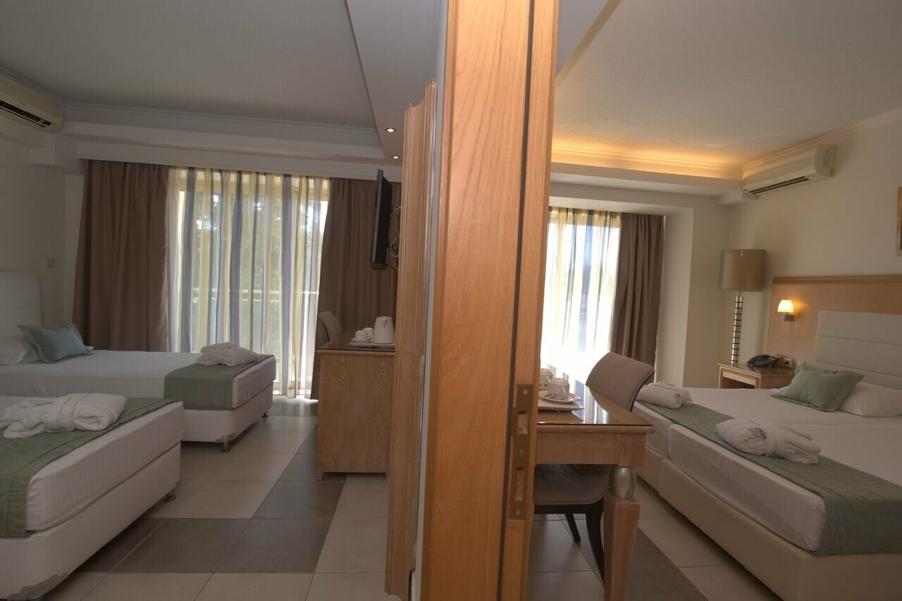 Фото Natura Park Village