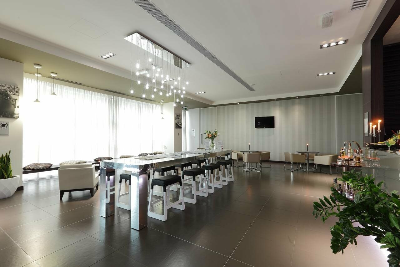 Фото Best Western Premier Chc Airport