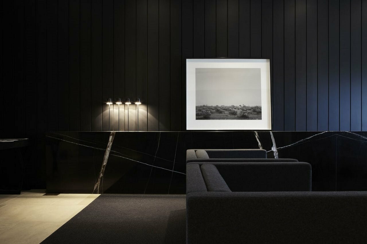 Фото Burbury Hotel & Apartments